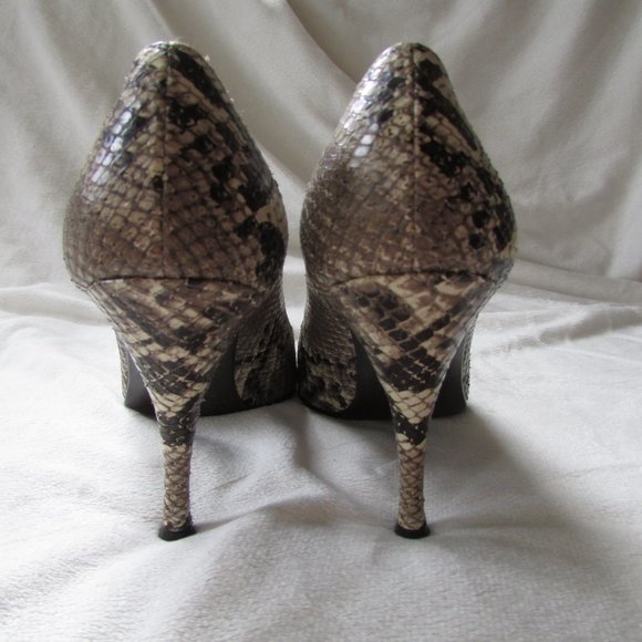 Stuart Weitzman Python Print Pump Heels - Picture 12 of 16